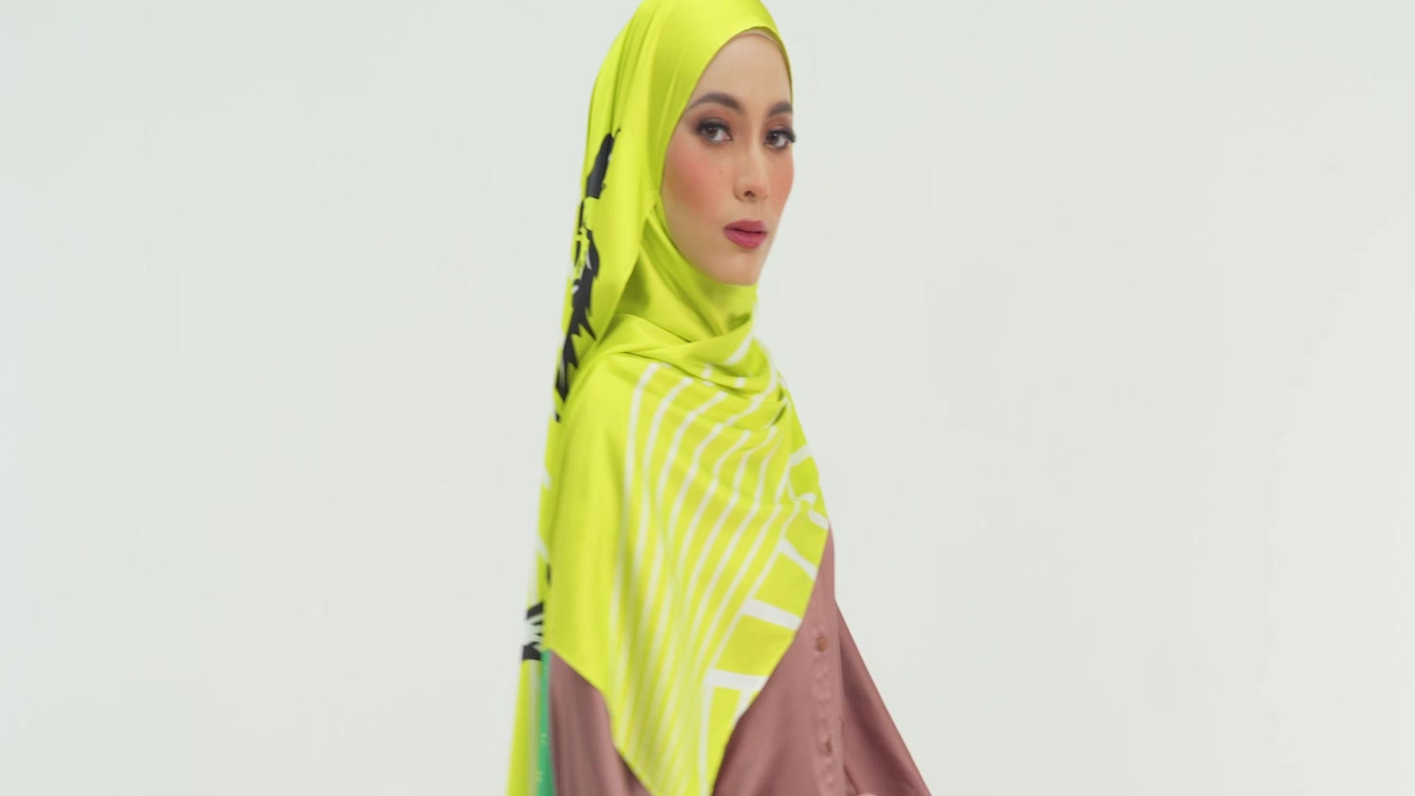 AVENYS Istanbul Shawl Collection
